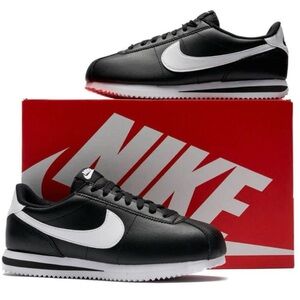 Women’s Nike Cortez Black/White.